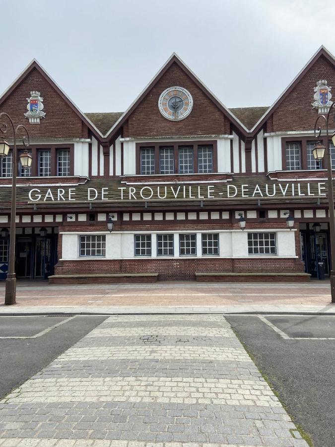 Jade, Studio Au Coeur De La Ville วิลเลร์-ซูร์-แมร์ ภายนอก รูปภาพ